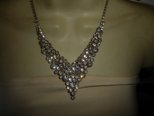 Wedding statement shape - v, "